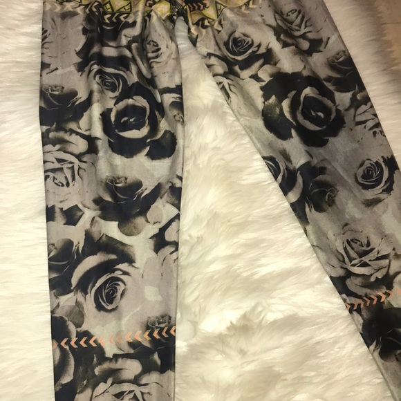 Teeki Desert Rose Pant Leggings - Picture 7 of 9